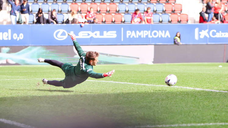 ESP: LaLiga EA Sports Atletico Osasuna v Racing Santander warms up during LaLiga EA Sports match between Atletico Osasuna v Racing Santander played at El Sadar Stadium, Pamplona, on October 18 2026 in Spain Spain Soccer Copyright: xAgenciaxLOFx