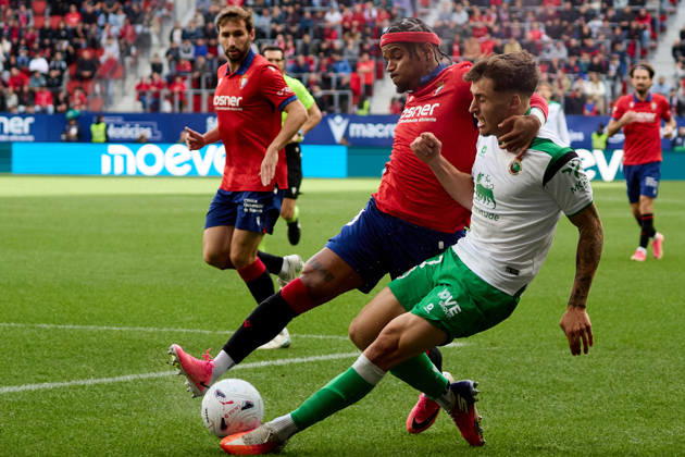 LaLiga EASports 2026 27 CA Osasuna v Racing de Santander Valentin Rosier (19. OSA) (L) blocks the shot from Jorge Salinas (17. RAC) (R) during the football match of LaLiga EA Sports between CA Osasuna and Racing de Santander played at El Sadar stadium in Pamplona (Spain) on Oct 18 2026. Credit: Inigo Alzugaray Agencia LOF Pamplona LaLiga EASports 2026 27 CA Osasuna v Racing de Santander Copyright: xINIGOxALZUGARAYx