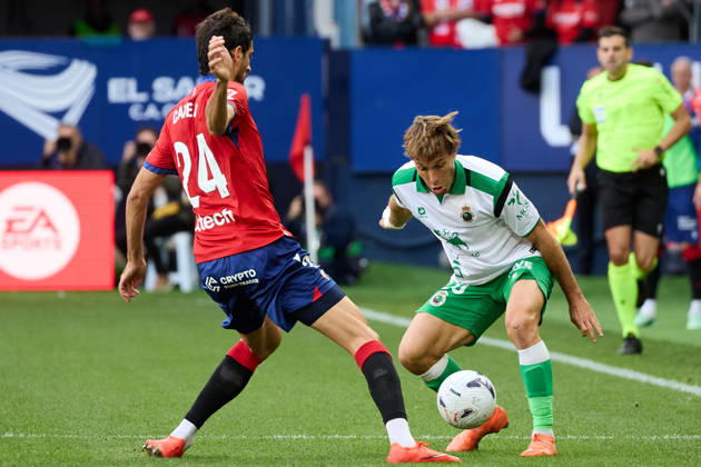 LaLiga EASports 2026 27 CA Osasuna v Racing de Santander Alejandro Catena (24. OSA) (L) and Sergio Canales (20. RAC) (R) battle for the ball during the football match of LaLiga EA Sports between CA Osasuna and Racing de Santander played at El Sadar stadium in Pamplona (Spain) on Oct 18 2026. Credit: Inigo Alzugaray Agencia LOF Pamplona LaLiga EASports 2026 27 CA Osasuna v Racing de Santander Copyright: xINIGOxALZUGARAYx