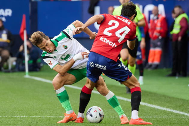 LaLiga EASports 2026 27 CA Osasuna v Racing de Santander Sergio Canales (20. RAC) (L) and Alejandro Catena (24. OSA) (R) battle for the ball during the football match of LaLiga EA Sports between CA Osasuna and Racing de Santander played at El Sadar stadium in Pamplona (Spain) on Oct 18 2026. Credit: Inigo Alzugaray Agencia LOF Pamplona LaLiga EASports 2026 27 CA Osasuna v Racing de Santander Copyright: xINIGOxALZUGARAYx