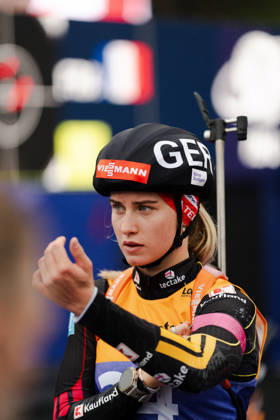 18.10.2026, GER, Biathlon, Frauen, IBU Biathlon Loop One Festival 2026, Saison 2026 2027, Super Sprint Qualifikation Damen Heat 1-4 Johanna Puff ( DEU, 43 ) im Portrait beim Aufwärmen München Olympiapark Bayern Deutschland Copyright: xNordphoto Vux