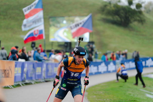 18.10.2026, GER, Biathlon, Frauen, IBU Biathlon Loop One Festival 2026, Saison 2026 2027, Super Sprint Qualifikation Damen Heat 1-4 Elvira Oeberg ( SWE, 16 ) in der Kurve München Olympiapark Bayern Deutschland Copyright: xNordphoto Vux