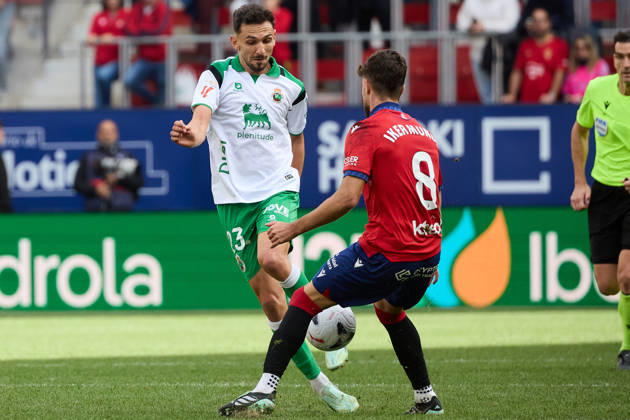 LaLiga EASports 2026 27 CA Osasuna v Racing de Santander Ivan Martin (23. RAC) (L) and Iker Munoz (8. OSA) (R) battle for the ball during the football match of LaLiga EA Sports between CA Osasuna and Racing de Santander played at El Sadar stadium in Pamplona (Spain) on Oct 18 2026. Credit: Inigo Alzugaray Agencia LOF Pamplona LaLiga EASports 2026 27 CA Osasuna v Racing de Santander Copyright: xINIGOxALZUGARAYx