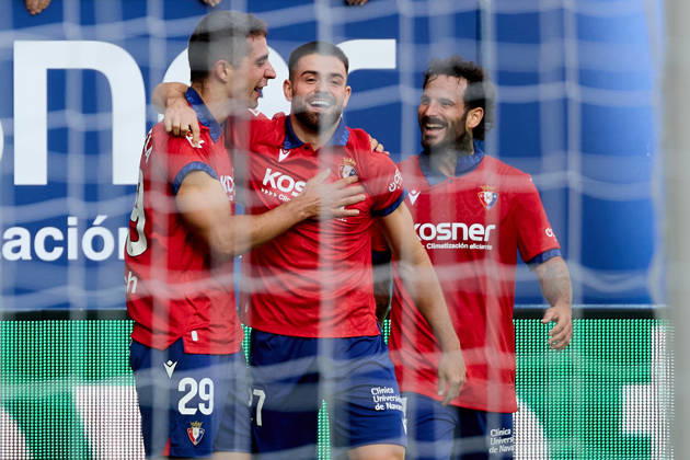 LaLiga EASports 2026 27 CA Osasuna v Racing de Santander Asier Osambela (29. OSA) (L), Inigo Arguibide (27. OSA) and Ruben Garcia (14. OSA) (R) celebrate the goal scored by Asier Osambela (29. OSA) for CA Osasuna (2-0) during the football match of LaLiga EA Sports between CA Osasuna and Racing de Santander played at El Sadar stadium in Pamplona (Spain) on Oct 18 2026. Credit: Inigo Alzugaray Agencia LOF Pamplona LaLiga EASports 2026 27 CA Osasuna v Racing de Santander Copyright: xINIGOxALZUGARAYx