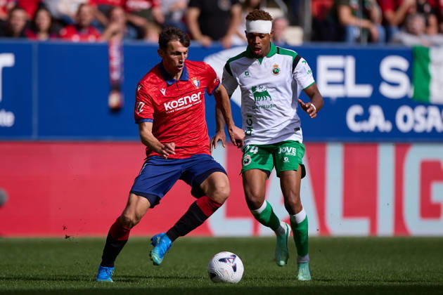 October 18, 2026, Pamplona, Navarra, SPAIN: Ante Budimir of CA Osasuna competes for the ball with Jeanuel Belocian of Real Racing Club de Santander during the LaLiga EA Sports match between CA Osasuna and Real Racing Club de Santander at El Sadar on October 18, 2026, in Pamplona, Spain. Pamplona SPAIN - ZUMAa181 20261018_zaa_a181_125 Copyright: xRicardoxLarreinax