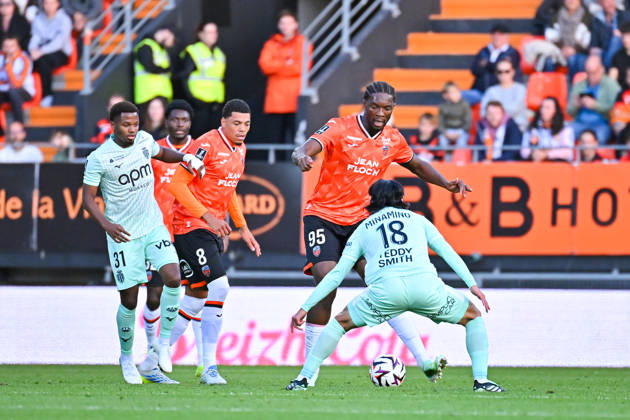 FC Lorient v AS Monaco - Ligue 1 McDonald s 2026 2027 Isaak TOURE of FC Lorient and Takumi MINAMINO of Monaco during Ligue 1 McDonald s match between Lorient and Monaco at Stade du Moustoir on October 18, 2026 in Lorient, France. Lorient France  Copyright: xIconxSportx 776577183