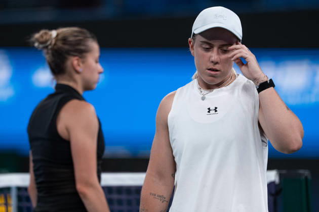 (261018) -- WUHAN, Oct. 18, 2026 -- Sonay Kartal (R) reacts during the women s singles final match between Maja Chwalinska of Poland and Sonay Kartal of Britain at the 2026 Wuhan Open tennis tournament in Wuhan, capital of central China s Hubei Province, Oct. 18, 2026. ) (SP)CHINA-WUHAN-TENNIS-WUHAN OPEN-WOMEN S SINGLES-FINAL (CN) WuxZhizun 