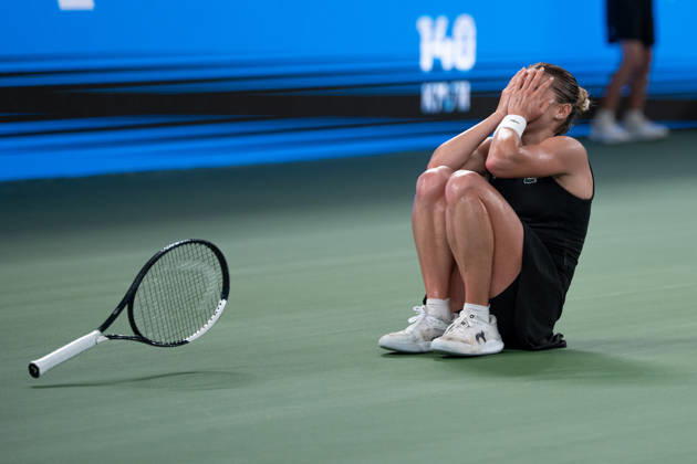 (261018) -- WUHAN, Oct. 18, 2026 -- Maja Chwalinska celebrates after the women s singles final match between Maja Chwalinska of Poland and Sonay Kartal of Britain at the 2026 Wuhan Open tennis tournament in Wuhan, capital of central China s Hubei Province, Oct. 18, 2026. ) (SP)CHINA-WUHAN-TENNIS-WUHAN OPEN-WOMEN S SINGLES-FINAL (CN) WuxZhizun 