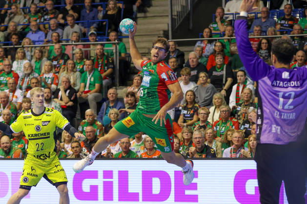 18.10.2026, xgox, Handball - Opel HBL SC Magdeburg - TVB Stuttgart emspor, v.l. Antonio Serradilla (Magdeburg, 15) wirft Tor, Torschuetze, erzielt Tor, Treffer, scores the goal Magdeburg