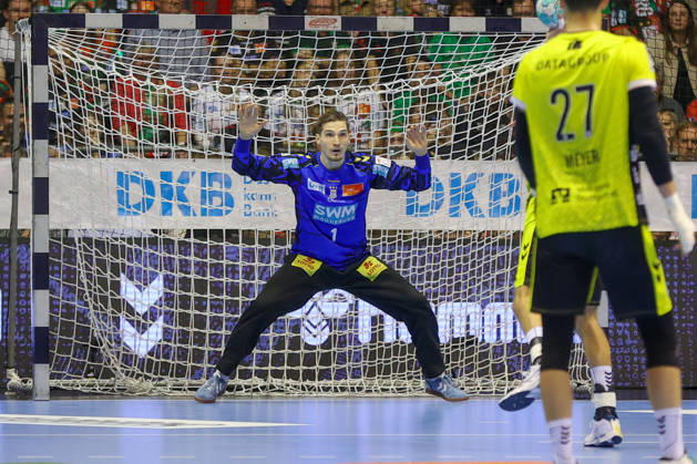 18.10.2026, xgox, Handball - Opel HBL SC Magdeburg - TVB Stuttgart emspor, v.l. Dominik Kuzmanovic (Magdeburg, 1) beim Siebenmeter Magdeburg