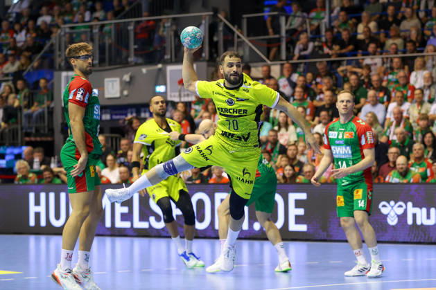 18.10.2026, xgox, Handball - Opel HBL SC Magdeburg - TVB Stuttgart emspor, v.l. Mohamed Amine Darmoul (Stuttgart, 70) wirft Tor, Torschuetze, erzielt Tor, Treffer, scores the goal Magdeburg