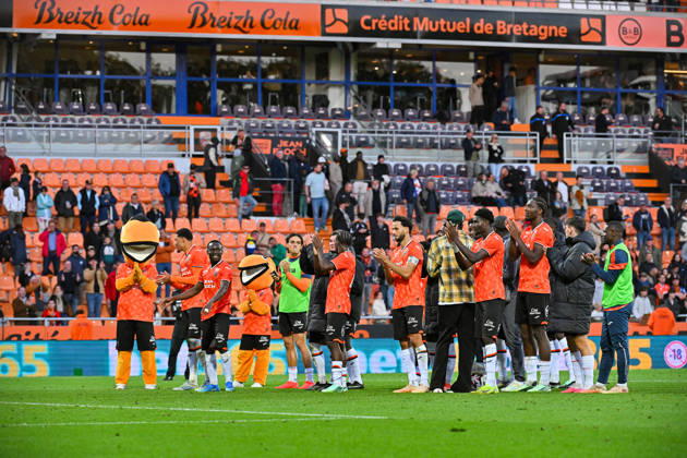 FC Lorient v AS Monaco - Ligue 1 McDonald s 2026 2027 Arthur AVOM and Nathaniel ADJEI and teammates during Ligue 1 McDonald s match between Lorient and Monaco at Stade du Moustoir on October 18, 2026 in Lorient, France. Lorient France  Copyright: xIconxSportx 776577183