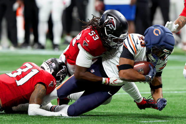 ATLANTA, GA - OCTOBER 18: Xavier Watts (31) of the Atlanta Falcons and Kendal Daniels (53) tackle Roschon Johnson (23) of the Chicago Bears during the Sunday afternoon NFL, American Football Herren, USA game between the Atlanta Falcons and the Chicago Bears on October 18, 2026 at the Mercedes-Benz Stadium in Atlanta, GA. (Photo by David J. Griffin Icon Sportswire) NFL: OCT 18 Bears at Falcons EDITORIAL USE ONLY Icon9532610180099