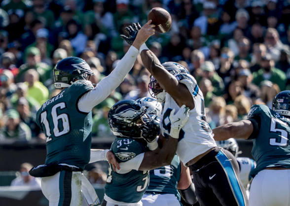 October 18, 2026, Philadelphia, Pa, USA: Oct 18, 2026; Philadelphia, PA, USA; Philadelphia Eagles quarterback Tanner McKee (16) gets his arm hit as he s trying to throw a pass during the NFL, American Football Herren, USA football matchup between the Carolina Panthers and Philadelphia Eagles at Lincoln Financial Field. Mandatory Credit: -Cal Media NFL 2026: Panthers Vs Eagles OCT 18  - ZUMAcs17 20261018_faf_cs17_015 Copyright: xScottxSeriox