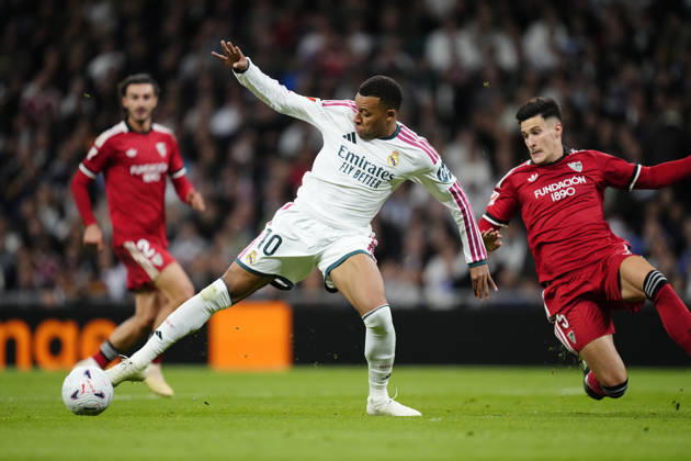 Real Betis Balompie v FC Barcelona, Barca - LaLiga EA Sports 2026 27 Kylian Mbappe centre-forward of Real Madrid and France in action during the LaLiga EA Sports 2026 27 match between Real Betis Balompie and FC Barcelona at Estadio La Cartuja on October 18, 2026 in Seville, Spain. Seville Spain  Copyright: xJosexBretonx originalFilename:bretonhernandez-realbeti261018_npeCW.jpg