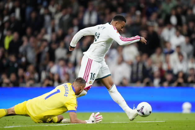 Real Betis Balompie v FC Barcelona, Barca - LaLiga EA Sports 2026 27 Kylian Mbappe centre-forward of Real Madrid and France and Odysseas Vlachodimos goalkeeper of Sevilla and Greece compete for the ball during the LaLiga EA Sports 2026 27 match between Real Betis Balompie and FC Barcelona at Estadio La Cartuja on October 18, 2026 in Seville, Spain. Seville Spain  Copyright: xJosexBretonx originalFilename:bretonhernandez-realbeti261018_npUUM.jpg