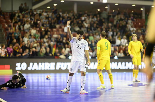 Jubel Matias Block (GER) nach einem Tor. Futsal WM-Qualifikationsspiel Deutschland - Litauen 4:2, am 18.10.2026 in Mülheim an der Ruhr Deutschland. Westenergie Sporthalle