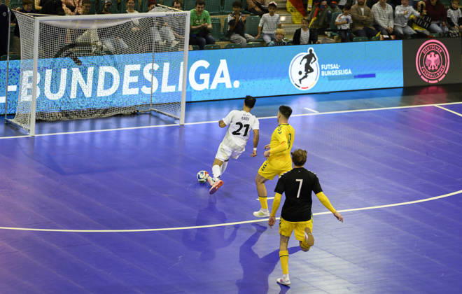 Matias Block (GER) schiesst das Tor zum 4:2, Aktion. Futsal WM-Qualifikationsspiel Deutschland - Litauen 4:2, am 18.10.2026 in Mülheim an der Ruhr Deutschland. Westenergie Sporthalle
