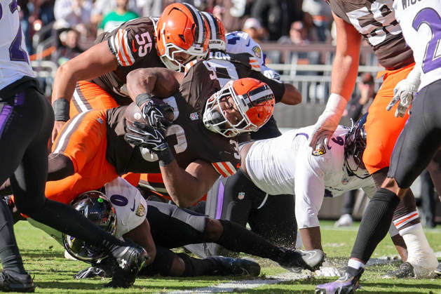 CLEVELAND, OH - OCTOBER 18: Cleveland Browns running back Audric Estime (36) carries for a 2-yard touchdown during the fourth quarter of the National Football League game between the Baltimore Ravens and Cleveland Browns on October 18, 2026, at Huntington Bank Field in Cleveland, OH. (Photo by Frank Jansky Icon Sportswire) NFL, American Football Herren, USA OCT 18 Ravens at Browns EDITORIAL USE ONLY Icon261018024