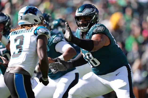 PHILADELPHIA, PA - OCTOBER 18: Philadelphia Eagles offensive lineman Jordan Mailata (68) blocks in the first half during the game between the Carolina Panthers and Philadelphia Eagles on October 18, 2026 at Lincoln Financial Field in Philadelphia, PA. (Photo by Kyle Ross Icon Sportswire) NFL, American Football Herren, USA OCT 18 Panthers at Eagles EDITORIAL USE ONLY Icon26101822