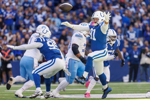 October 18, 2026, Indianapolis, Indiana, U.S: Indianapolis Colts defensive lineman JT Tuimoloau (91) tries to block a pass during the game between the Tennessee Titans and the Indianapolis Colts at Lucas Oil Stadium, Indianapolis, Indiana. Indianapolis U.S - ZUMAs304 20261018_zaf_s304_037 Copyright: xScottxStuartx