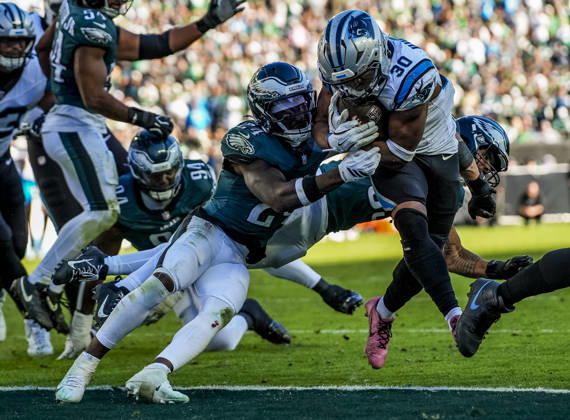 October 18, 2026, Philadelphia, Pa, USA: Oct 18, 2026; Philadelphia, PA, USA; Carolina Panthers running back Chuba Hubbard (30) rushes for a touchdown during the NFL, American Football Herren, USA football matchup between the Carolina Panthers and Philadelphia Eagles at Lincoln Financial Field. The Panthers defeated the Eagles 25-14.Mandatory Credit: -Cal Media Philadelphia USA - ZUMAcs17 20261018_faf_cs17_052 Copyright: xScottxSeriox