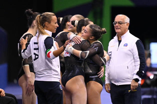 OTHER - Gymnastics - 54th Artistic Gymnastics World Championships Photo by IPA ABACAPRESS.COM89874595 - Celebration by the Italian team during the 54th Artistic Gymnastics World Championships in Rotterdam, Netherlands, on October 18, 2026 Rotterdam Netherlands  Copyright: xIPAxSport ABACAx