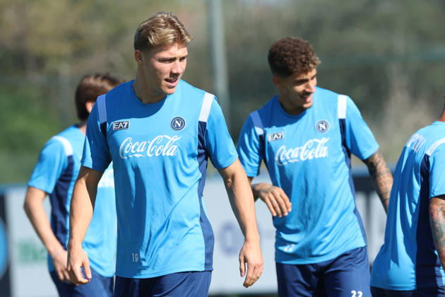 SSC Napoli Training Session Rasmus Hojlund and Giovanni Di Lorenzo of Napoli participate in a training session ahead of the UEFA Champions League 2026 27 at the Napoli training center in Castel Volturno, Italy, on October 19, 2026. Castel Volturno Napoli Italy  Copyright: xCiroxDexLucax originalFilename:deluca-sscnapol261019_npoop.jpg