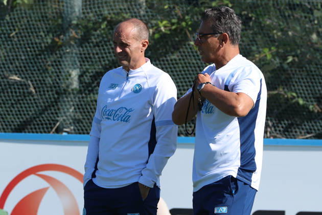 SSC Napoli Training Session Massimiliano Allegri, coach of Napoli, and Marco Landucci attend a training session ahead of the UEFA Champions League 2026 27 at the Napoli training center in Castel Volturno, Italy, on October 19, 2026. Castel Volturno Napoli Italy  Copyright: xCiroxDexLucax originalFilename:deluca-sscnapol261019_npg5H.jpg