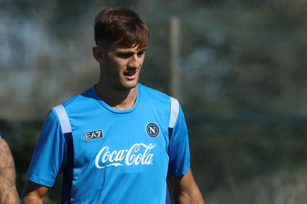 SSC Napoli Training Session Lorenzo Lucca of Napoli participates in a training session ahead of the UEFA Champions League 2026 27 at the Napoli training center in Castel Volturno, Italy, on October 19, 2026. Castel Volturno Napoli Italy  Copyright: xCiroxDexLucax originalFilename:deluca-sscnapol261019_npHbN.jpg