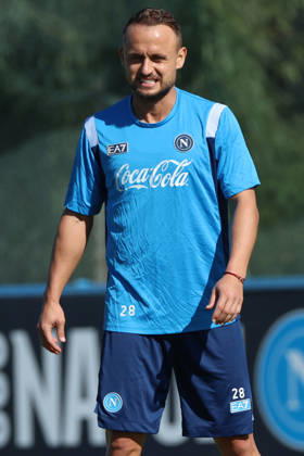 SSC Napoli Training Session Stanislav Lobokta of Napoli during a training session ahead of the UEFA Champions League 2026 27 at the Napoli training center in Castel Volturno, Italy, on October 19, 2026. Castel Volturno Napoli Italy  Copyright: xCiroxDexLucax originalFilename:deluca-sscnapol261019_npvHz.jpg