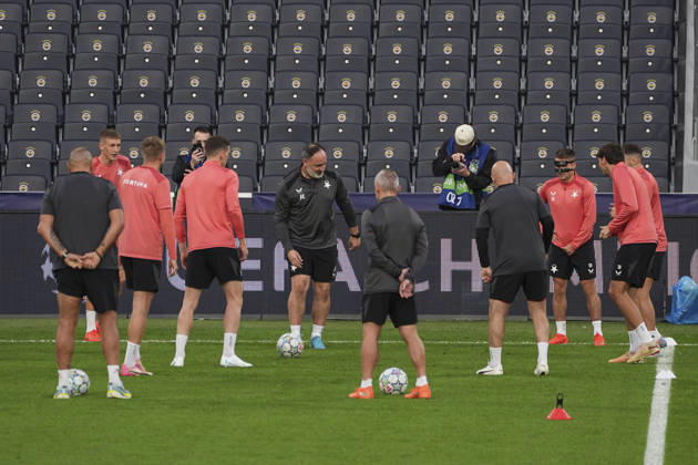 Ahead of Fenerbahce v Slavia Prague - UEFA Champions League ISTANBUL, TURKIYE - OCTOBER 19: Players of Slavia Prague attends the training session ahead of their UEFA Champions League match between Fenerbahce and Slavia Prague at Chobani Stadium in Istanbul, Turkiye, on October 19, 2026. Beyza Comert Anadolu Istanbul Turkey. Editorial use only. Please get in touch for any other usage.  Copyright: x2026xAnadoluxBeyzaxComertx