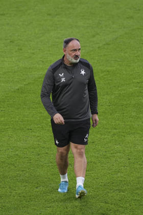 Ahead of Fenerbahce v Slavia Prague - UEFA Champions League ISTANBUL, TURKIYE - OCTOBER 19: Head coach Jindrich Trpisovsky of Slavia Prague leads the training session ahead of their UEFA Champions League match between Fenerbahce and Slavia Prague at Chobani Stadium in Istanbul, Turkiye, on October 19, 2026. Beyza Comert Anadolu Istanbul Turkey. Editorial use only. Please get in touch for any other usage.  Copyright: x2026xAnadoluxBeyzaxComertx