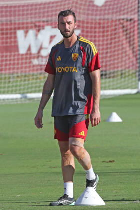 SOCCER - UEFA Champions League - AS Roma - press conference, PK, Pressekonferenz and Training Photo by IPA ABACAPRESS.COM89917378 - October 19, 2026 Champions League: Gasperini Press Conference Training Sessions In the photo: Cristante (Photo by Gino Mancini) Roma Italy Copyright: xIPAxSport ABACAx
