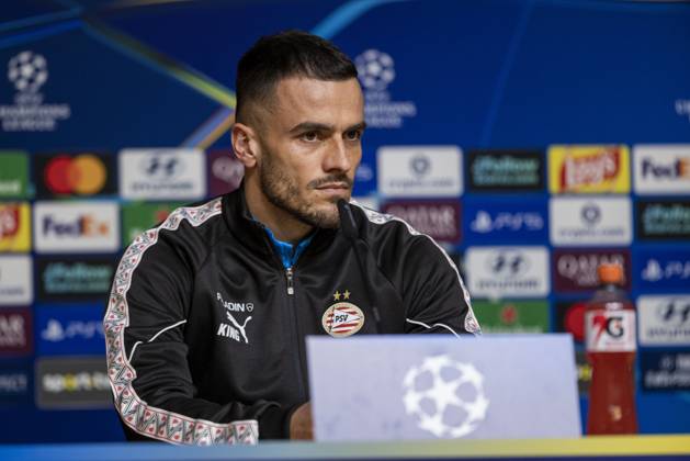 PORTO - Filip KostiÄ‡ of PSV Eindhoven during a press conference, PK, Pressekonferenz the day before the Champions League match between Porto and PSV Eindhoven at the Estadio Do Dragao, on October 19, 2026 in Porto, Portugal. MORITZ MUELLER ANP xVIxANPxSportx xxANPxIVx 572984464 originalFilename: 572984464.jpg