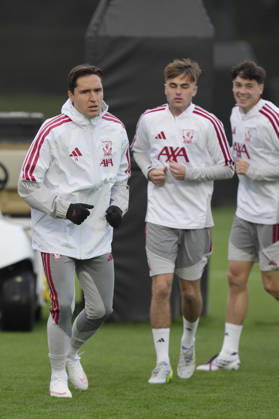 Liverpool Training, Champions League Federico Chiesa of Liverpool FC during the Liverpool Training Session ahead of the UEFA Champions League Matchday 3 v Villarreal CF, AXA Training Centre, Liverpool, United Kingdom on 19 October 2026 Credit: Steve Flynn Every Second Media Editorial use only. All images are copyright Every Second Media Limited. No images may be reproduced without prior permission. Copyright: xIMAGO EveryxSecondxMediax ESM-2242-0018 StevexFlynnx xEveryxSecondxMediax