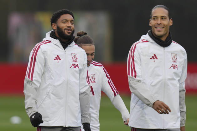 Liverpool Training, Champions League Joe Gomez of Liverpool FC jokes with Virgil van Dijk of Liverpool FC as they warm up before the Liverpool Training Session ahead of the UEFA Champions League Matchday 3 v Villarreal CF, AXA Training Centre, Liverpool, United Kingdom on 19 October 2026 Credit: Steve Flynn Every Second Media Editorial use only. All images are copyright Every Second Media Limited. No images may be reproduced without prior permission. Copyright: xIMAGO EveryxSecondxMediax ESM-2242-0029 StevexFlynnx xEveryxSecondxMediax