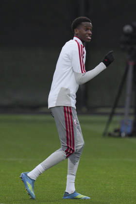 Liverpool Training, Champions League Trey Nyoni of Liverpool FC gestures during the Liverpool Training Session ahead of the UEFA Champions League Matchday 3 v Villarreal CF, AXA Training Centre, Liverpool, United Kingdom on 19 October 2026 Credit: Steve Flynn Every Second Media Editorial use only. All images are copyright Every Second Media Limited. No images may be reproduced without prior permission. Copyright: xIMAGO EveryxSecondxMediax ESM-2242-0042 StevexFlynnx xEveryxSecondxMediax