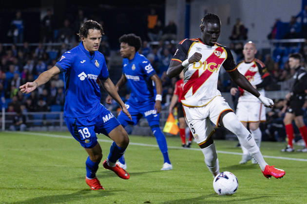 Getafe CF v Rayo Vallecano - La Liga EA Sports 2026 27 October 19, 2026, Estadio El Coliseum, Getafe, Madrid, Spain: Path Ciss of Rayo Vallecano is defended by Enes Unal of Getafe during La Liga EA Sports match between Getafe and Rayo Vallecano at Estadio El Coliseum on October 19, 2026 in Madrid, Spain. Getafe Estadio Coliseum Madrid Spain Copyright: xAlejandroxMatiasxAcostax