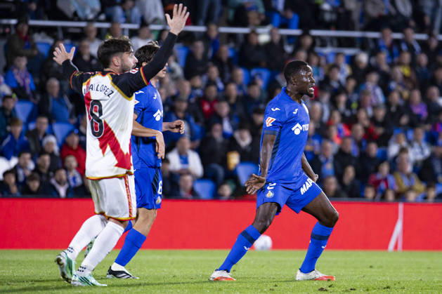 Getafe CF v Rayo Vallecano - La Liga EA Sports 2026 27 October 19, 2026, Estadio El Coliseum, Getafe, Madrid, Spain: Djene Dakonam of Getafe claims to the referee during La Liga EA Sports match between Getafe and Rayo Vallecano at Estadio El Coliseum on October 19, 2026 in Madrid, Spain. Getafe Estadio Coliseum Madrid Spain Copyright: xAlejandroxMatiasxAcostax