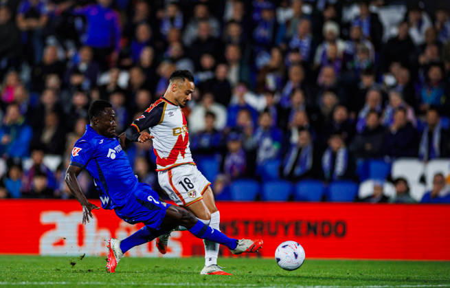 Getafe CF vs Rayo Vallecano - LaLiga EA Sports - 19 10 2026 Alvaro Garcia of Rayo Vallecano (R) battles for the ball with Dakonam Djene of Getafe CF (R) during the LaLiga EA Sports match between Getafe CF and RC Rayo Vallecano at Coliseum Stadium on October 19, 2026 in Madrid, Spain. Getafe Spain Copyright: xPabloxGarcia PGSxPhotoxAgencyx