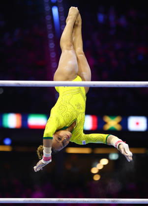 October 19, 2026, Rotterdam, Netherlands: LORRANE OLIVEIRA of Brazil competes on the unever bars during the Women s Qualifications of the 54th Artistic Gymnastics World Championships at the Ahoy Arena in Rotterdam, Netherlands. Rotterdam Netherlands - ZUMAc179 20261019_zep_c179_178 Copyright: xMickaelxChavetx