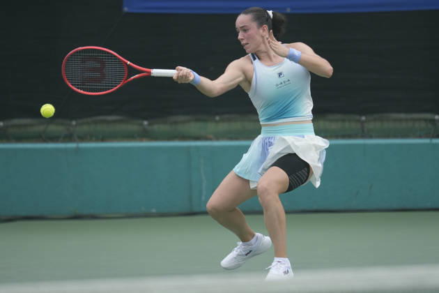 WTA, Tennis Damen Kinoshita Group Japan Open - Day 2 Tereza Valentova of the Czech Republic plays against Shuai Zhang of China during their round of 32 singles match at the 2026 Kinoshita Group Japan Open Women s tennis tournament at Utsubo Tennis Center in Osaka, Japan, on October 20, 2026. Osaka Japan  Copyright: xOwenxHammondx originalFilename:hammond-2026kino261020_npdgS.jpg