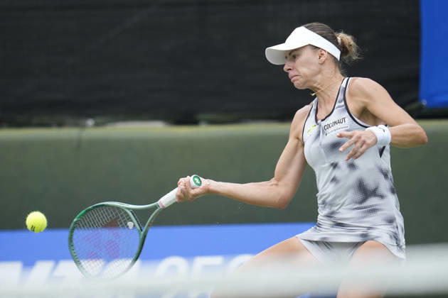 WTA, Tennis Damen Kinoshita Group Japan Open - Day 2 Magda Linette of Poland plays in action during her round of 32 singles match against Claire Liu of the United States at the 2026 Kinoshita Group Japan Open Women s tennis tournament at Utsubo Tennis Center in Osaka, Japan, on October 20, 2026. Osaka Japan  Copyright: xOwenxHammondx originalFilename:hammond-2026kino261020_nphhD.jpg