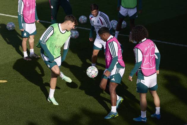 October 20, 2026, Madrid, Spain: (From L to R) Carlos Espi, Endrick and Marc Cucurella (Real Madrid CF) are seen in action during a training session on the eve of the UEFA Champions League 2026 2027 match between Real Madrid CF and RB Leipzig..Real Madrid CF is holding its final training session ahead of its third UEFA Champions League game. Madrid Spain - ZUMAs197 20261020_aaa_s197_015 Copyright: xFedericoxTitonex