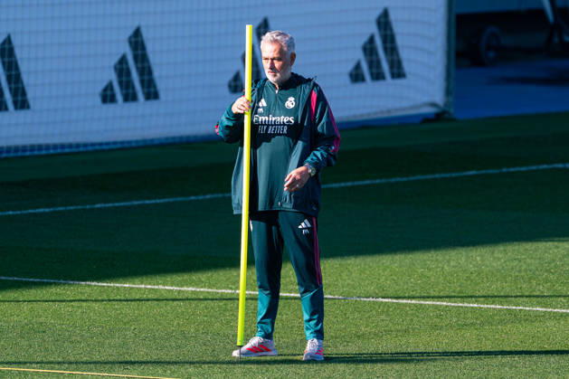 IPA89946328 - MADRID, SPAIN - OCTOBER 20: Jose Mourinho, head coach of Real Madrid CF, during training the day before Matchday 3 of the 2026 27 UEFA Champions League group stage at Ciudad Real Madrid on October 20, 2026, in Madrid, Spain. during Real Madrid - Training and press conference, PK, Pressekonferenz a UEFA Champions League soccer match in Madrid, Spain, on October 20, 2026 Copyright: xTomasxGarrido IPAxSportx xx IPA89946328 IPA89946328
