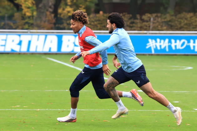 20.10.2026, DEU GER, Fussball , 2.Fussballbundesliga, Saison 2026 2027, Sportforum, Hertha BSC, Training Oluwaseum Victor Adewumi ( Hertha BSC Berlin 19 ), Kevin Sessa ( Hertha BSC Berlin 8 ) 2. Liga: DFB DFL regulations prohibit any use of photographs as image sequences and or quasi-video) nordphoto GmbH Engler Berlin Sportforum Berlin Deutschland Copyright: xNordphotox xEnglerx