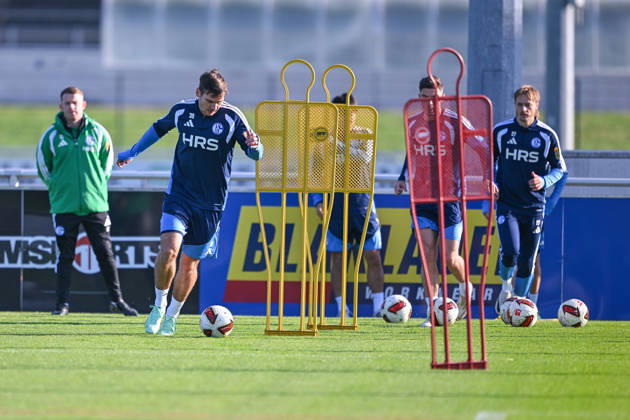 20.10.2026, Fussball, Saison 2026 2027, Bundesliga, Training des FC Schalke 04, Maximilian Wöber (FC Schalke 04) xRHR-FOTO YYx Copyright: KROEGER RHR-FOTOx RHR-FOTO YY