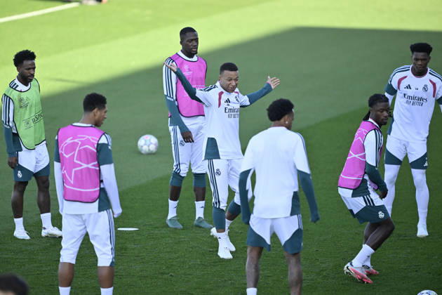 Real Madrid training session ahead of Champions Leage match against RB Leipzig MADRID, SPAIN - OCTOBER 20: Kylian Mbappe (C) of Real Madrid attends the training session at the club s Valdebebas training complex ahead of their UEFA Champions League third-round match against RB Leipzig, on October 20, 2026 in Madrid, Spain. Burak Akbulut Anadolu Madrid Spain. Editorial use only. Please get in touch for any other usage.  Copyright: x2026xAnadoluxBurakxAkbulutx
