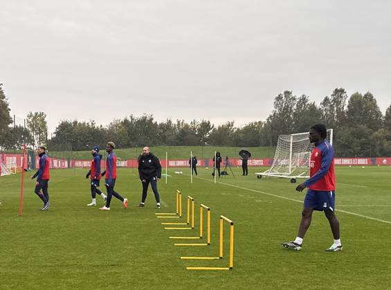 LOSC Lille training session ahead of UEFA Champions League match against Galatasaray CAMPHIN-EN-PEVELE, FRANCE - OCTOBER 20: Players of LOSC Lille take part in a training session at the Domaine de Luchin training facilities ahead of their UEFA Champions League league phase week 3 football match against Galatasaray in Camphin-en-Pevele, France, on October 20, 2026. Murat Karadag Anadolu Camphin-en-pevele France. Editorial use only. Please get in touch for any other usage.  Copyright: x2026xAnadoluxMuratxKaradagx